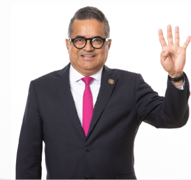 Carol Antonio Altamirano combina técnica y aprobación ciudadana como Presidente de la Comisión de Hacienda.