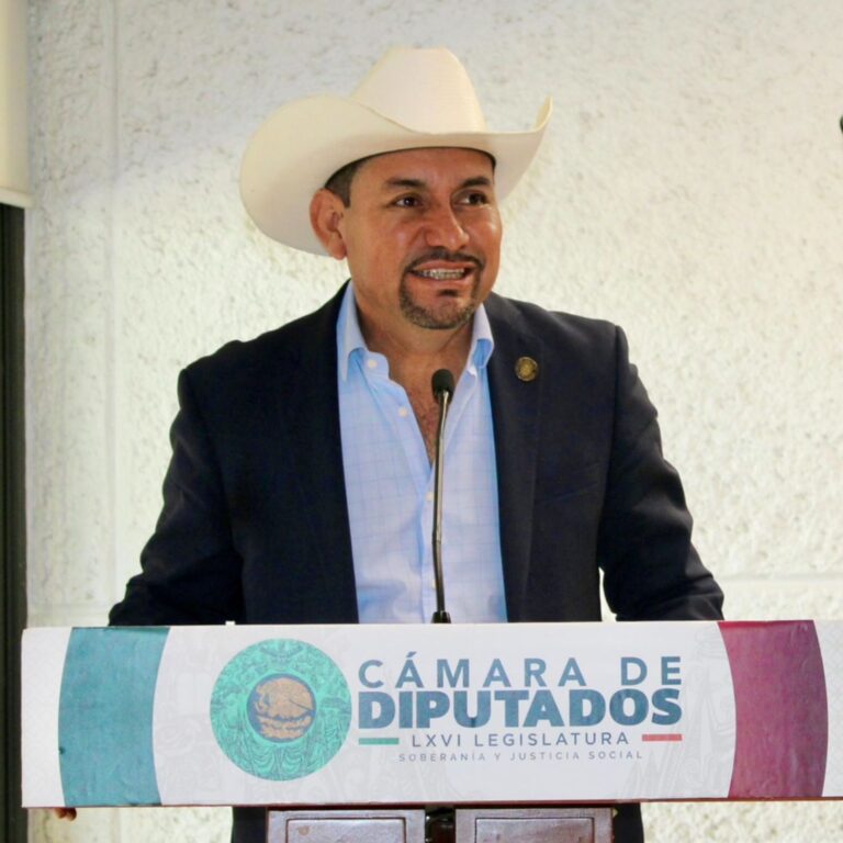 Diputado Carmelo Cruz Mendoza, líder de confianza en Oaxaca: primer lugar en aprobación ciudadana respaldado por Sierra Sur y Costa.